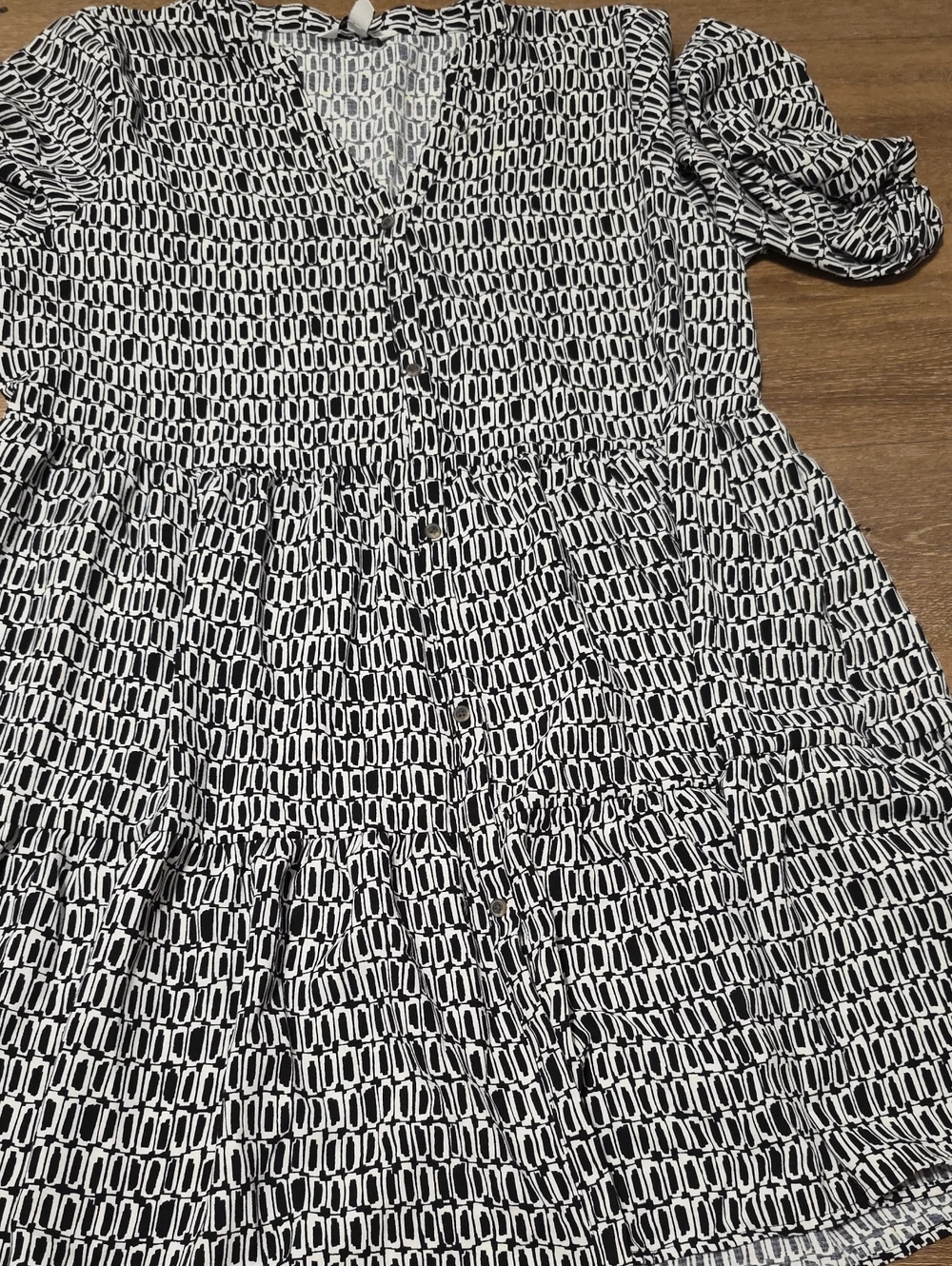 Nine West Black & White Geometric Midi Dress